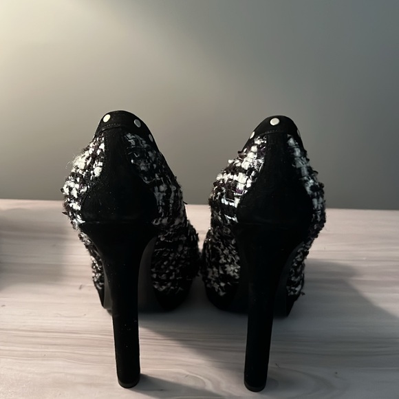 Alexander McQueen Heels 💀 - Picture 3 of 8